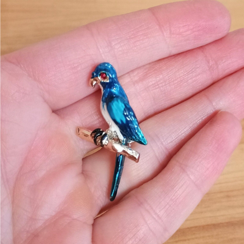 Vintage Unsigned Blue White Parrot Parakeet Bird Lapel Pin Brooch